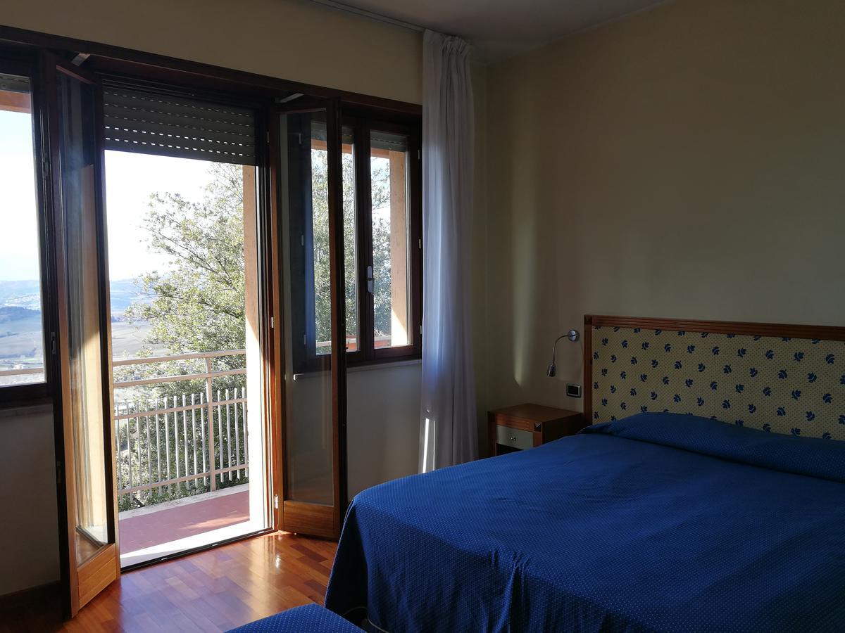 Hotel Il Castellaccio Piccione Esterno foto