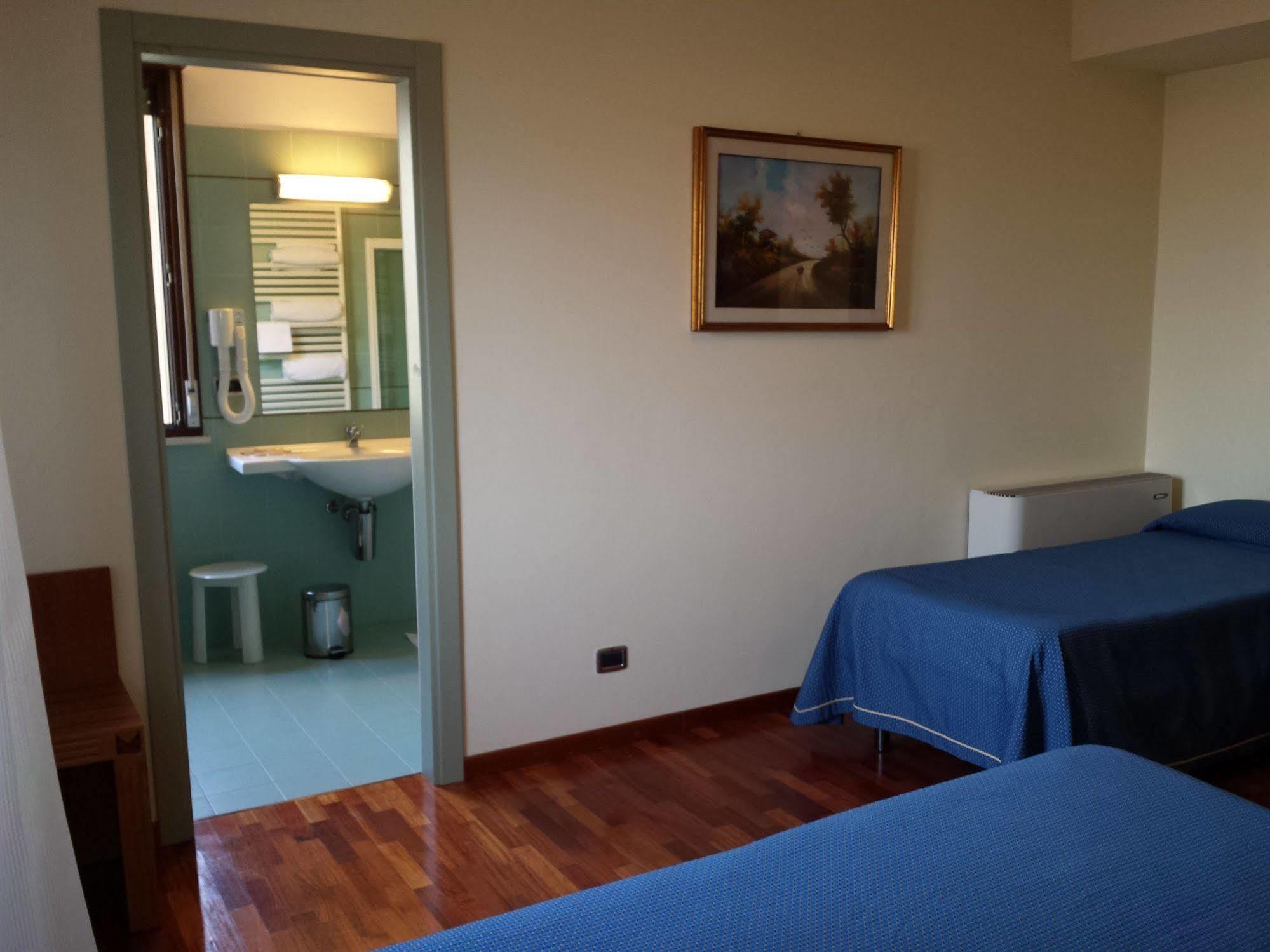 Hotel Il Castellaccio Piccione Esterno foto