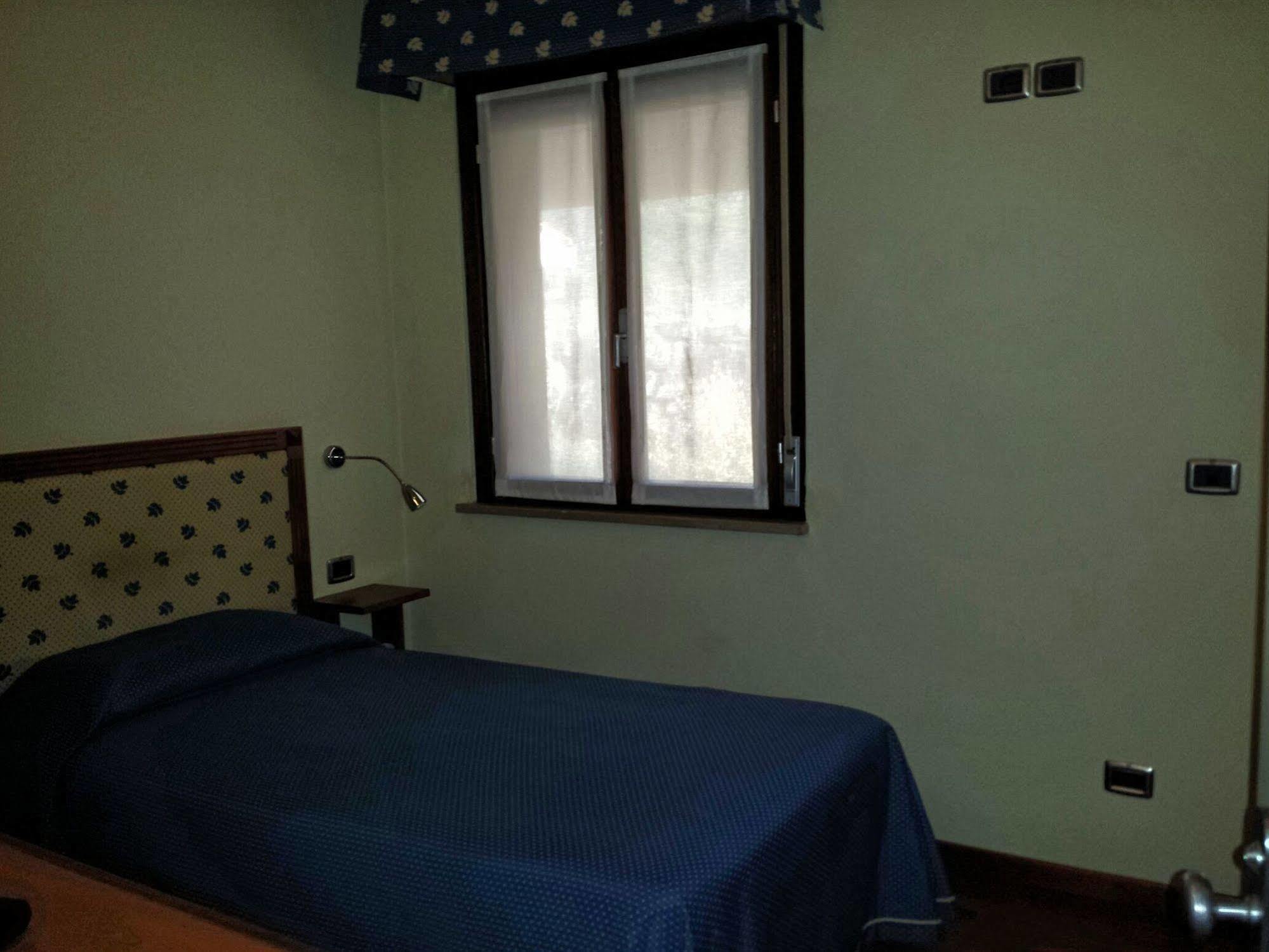Hotel Il Castellaccio Piccione Esterno foto