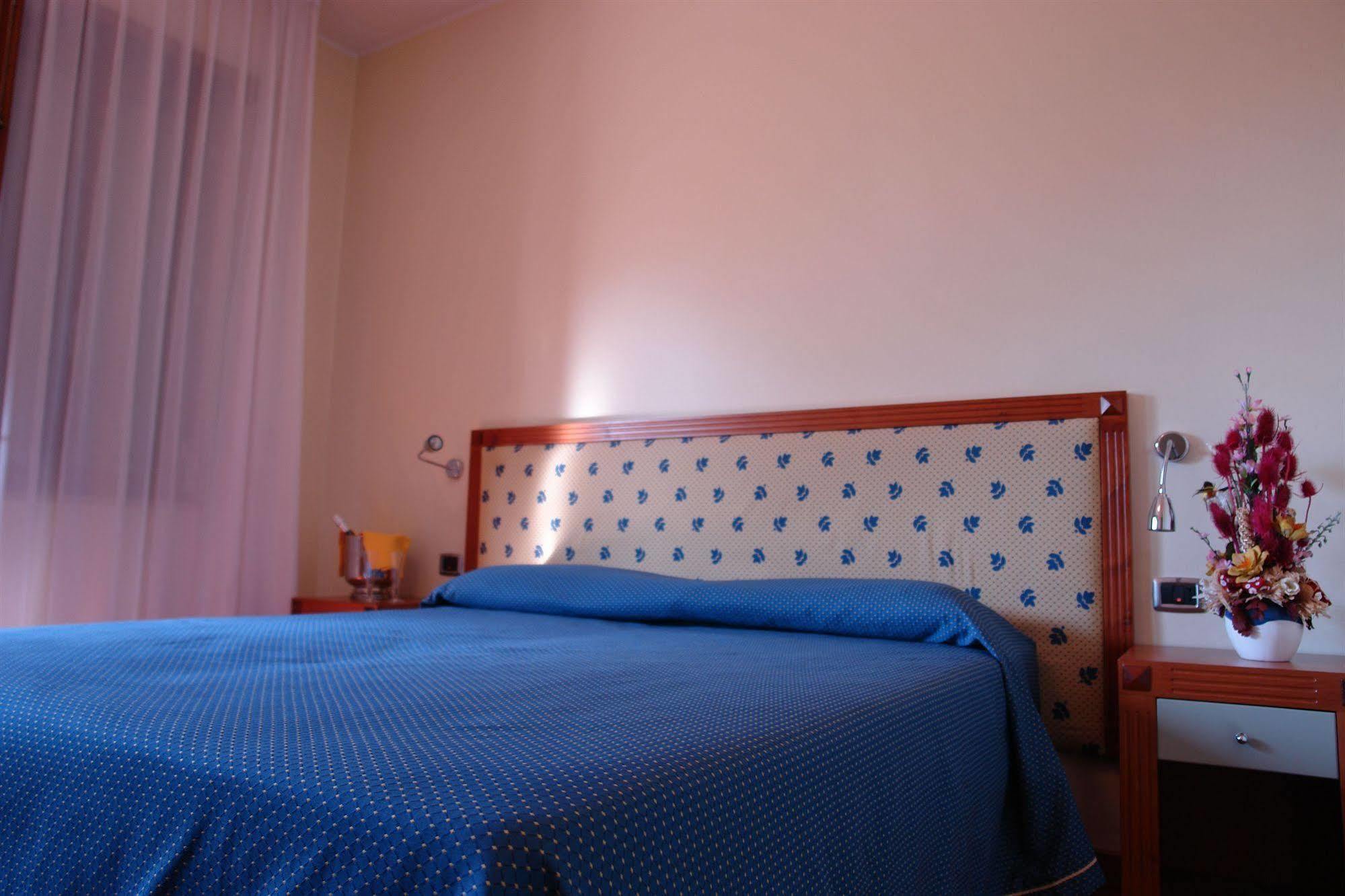 Hotel Il Castellaccio Piccione Esterno foto