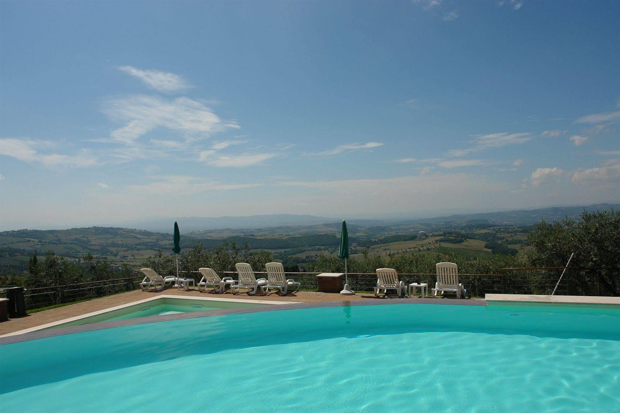 Hotel Il Castellaccio Piccione Esterno foto