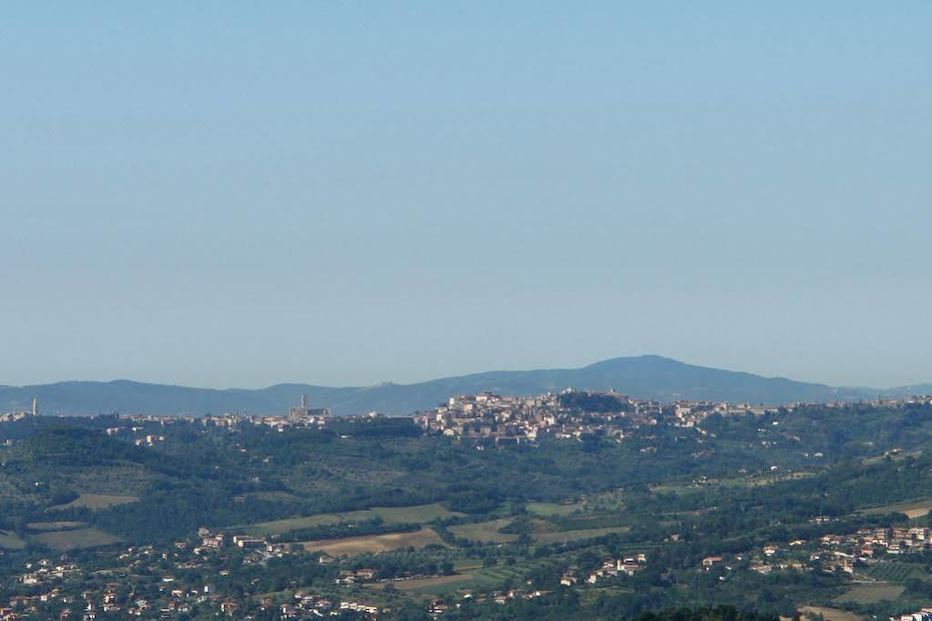 Hotel Il Castellaccio Piccione Esterno foto