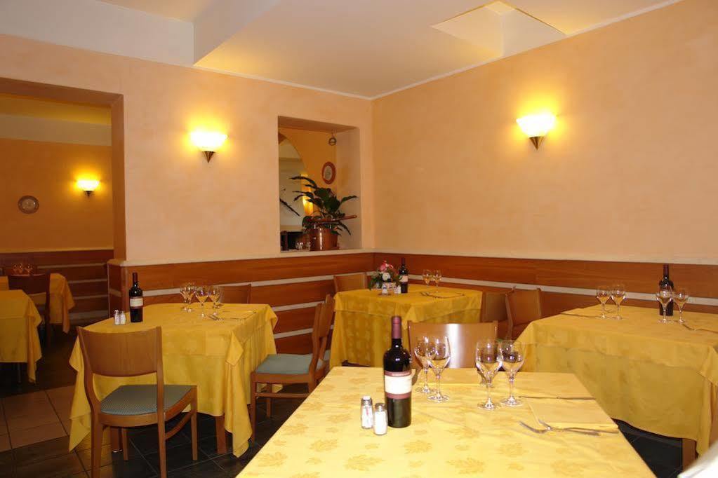 Hotel Il Castellaccio Piccione Esterno foto
